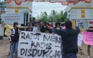 Dugaan Penyimpangan Tender Dukcapil, FAM Cianjur Lakukan Aksi dan Sampaikan Tuntutan