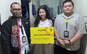 Maxim Melalui YPSSI Salurkan Dana Duka Rp150 Juta kepada Keluarga Penumpang yang Meninggal di Jakarta