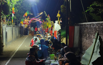 Malam Kemerdekaan di Sukaratu, Liwet Bersama Jadi Simbol Hangatnya Kebersamaan Warga
